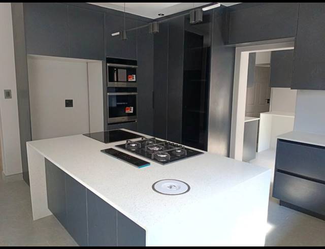 6 BEDROOM HOUSE FOR SALE IN SIX FOUNTAINS RESIDENTIAL ESTATE